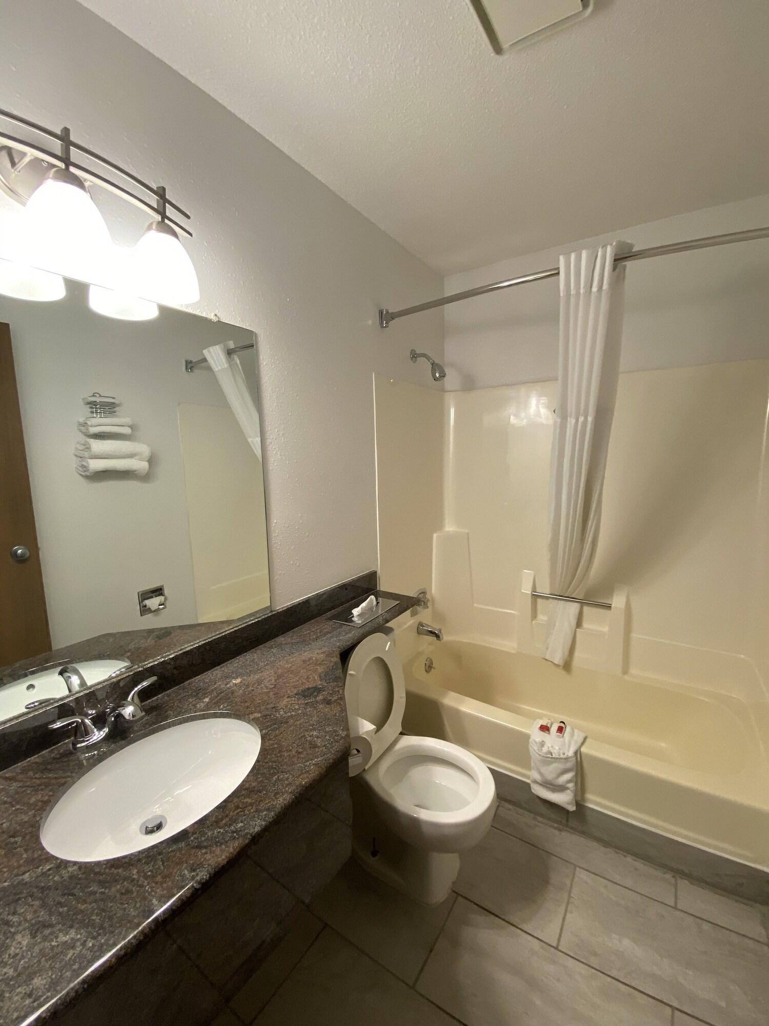 Travelodge By Wyndham La Porte/Michigan City Area Екстер'єр фото